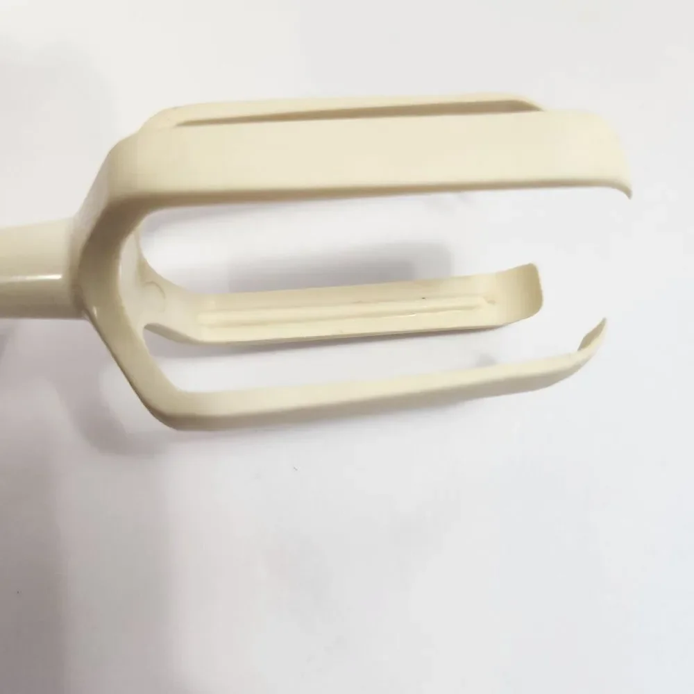 Vintage Scovill Hamilton Beach Mixette Hand Mixer Model 97 W Open Ended Beaters
